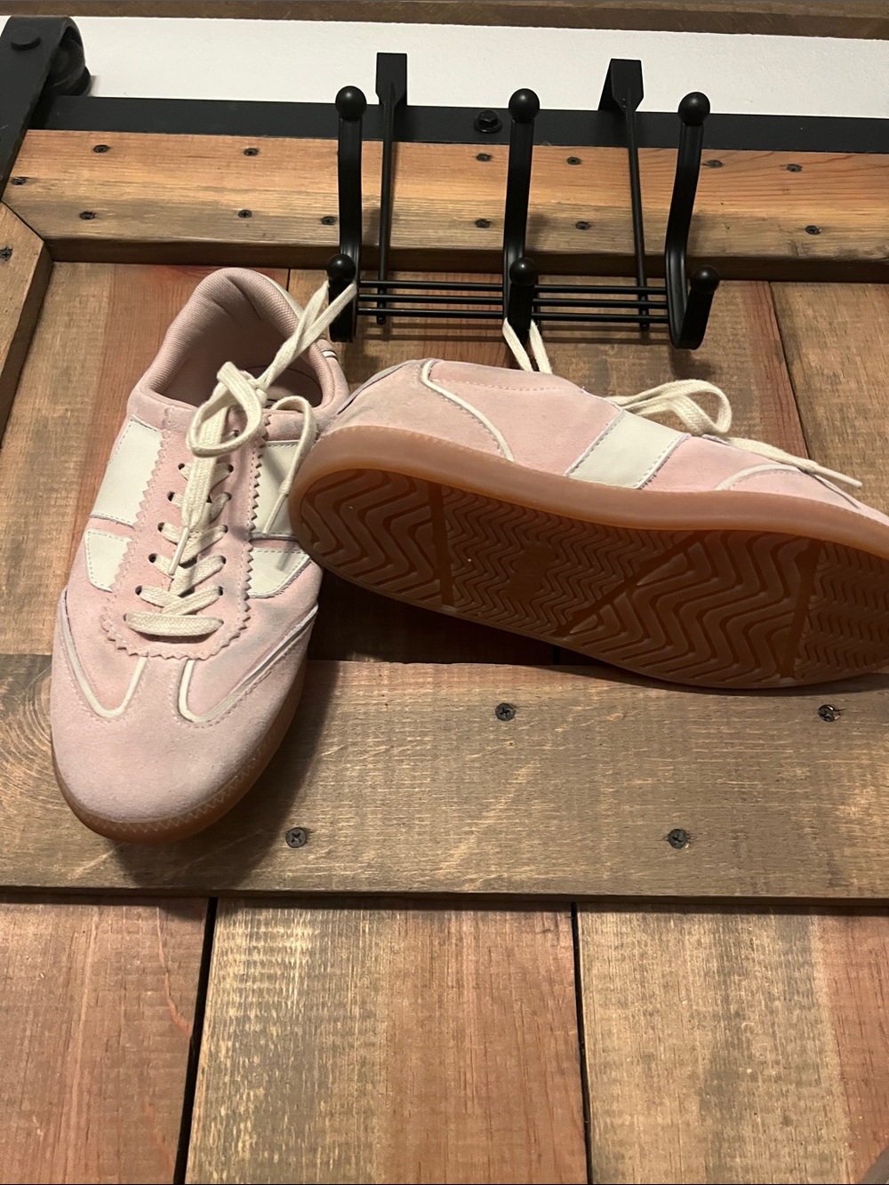 Toms Pink and Cream Low-Top Sneakers - Picture 3 of 3
